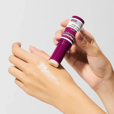 Bálsamo TODO-EN-UNO para renovar el contorno de ojos